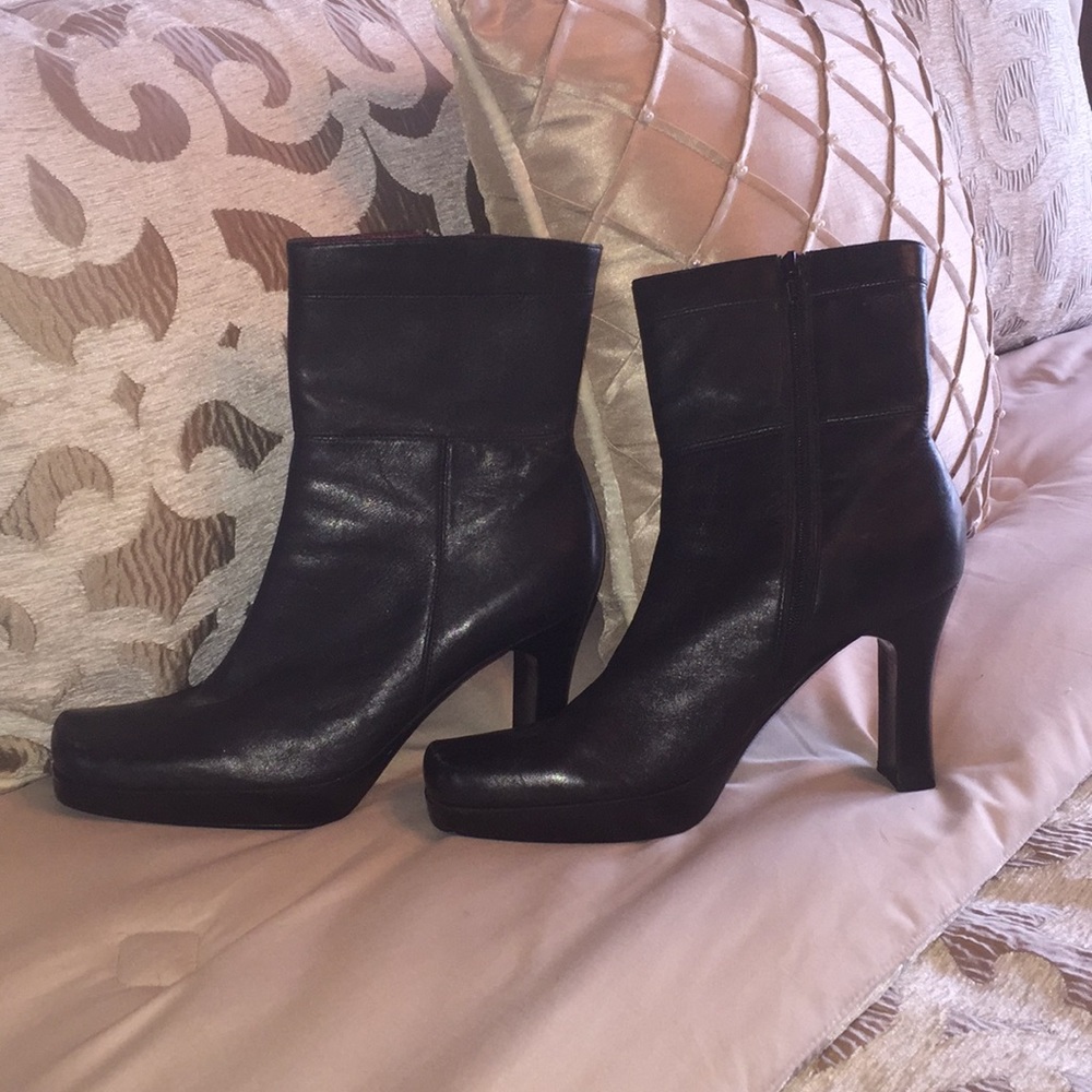 Nine West Black Leather Ankle Boots
